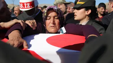 Şehide veda: Annen sana kurban olsun