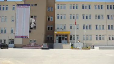 Gençliğe Hitabe'yi okuyan 3 öğrenciye ceza verildi