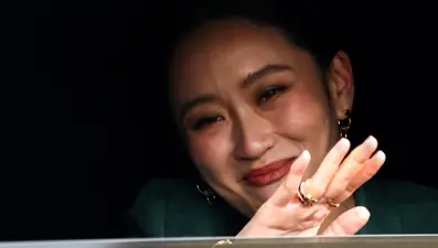 Tayland başbakanına "amca" cezası: Telefon kaydı sızdı, görevden uzaklaştırıldı