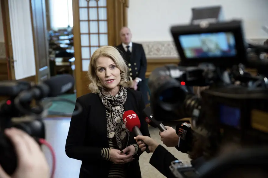 Helle Thorning-Schmidt'ten Fransa eski cumhurbaşkanına taciz suçlaması 3