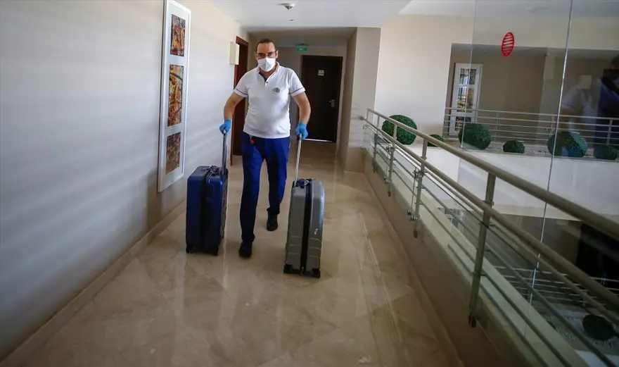 Turistlerin Türkiye'deki 'sağlıklı tatil' yolculuğu görüntülendi 14