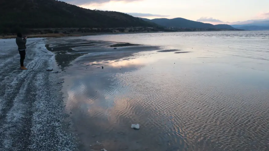 Salda Gölü'nde kuraklık alarmı: Sular 30 metre çekildi 5