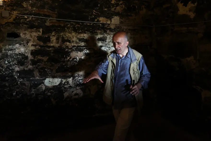 YAŞANMIŞLIĞIN İZLERİNİ TAŞIYAN ZİNDANLAR 9