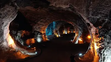 Iğdır'daki Tuz Dağı'nda düzenlenen festivale yaklaşık 25 bin ziyaretçi katıldı