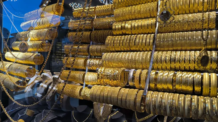 Haftanın son günü altın ne kadar? 10 Ekim güncel altın fiyatları: Gram ve çeyrek altında son durum 2 Haftanın son günü altın ne kadar? 10 Ekim güncel altın fiyatları: Gram ve çeyrek altında son durum 2