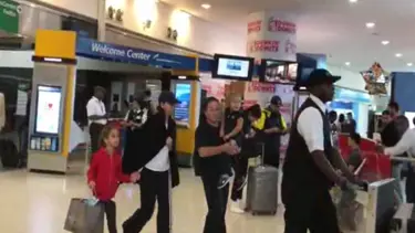 Ebru Gündeş kızı Alara ile birlikte New York'ta görüntülendi