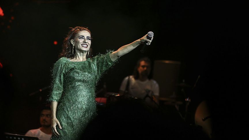 Türkiye Hayvanları Koruma Vakfı’ndan Yıldız Tilbe’ye suç duyurusu