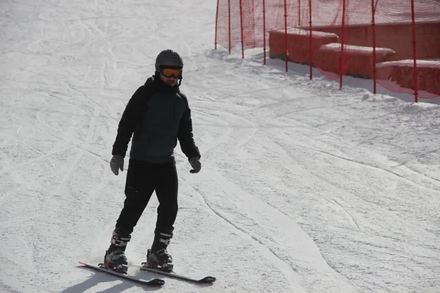 Erzurum'un karlı zirvesi Palandökenhafta sonu doldu taştı 5