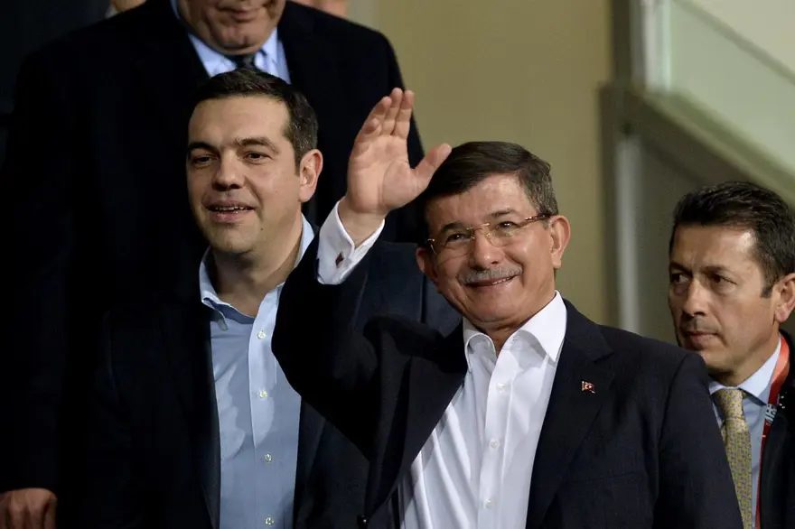 Davutoğlu ile Çipras maçı birlikte izledi 15