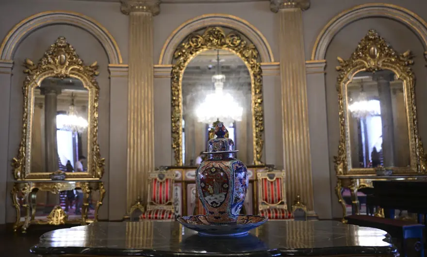 Dolmabahçe Sarayı'nın kullanıma açılışının 167'nci yılı 7