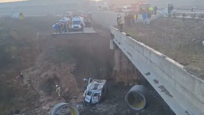 İşçi servisi şarampole devrildi: 1 ölü, 14 yaralı