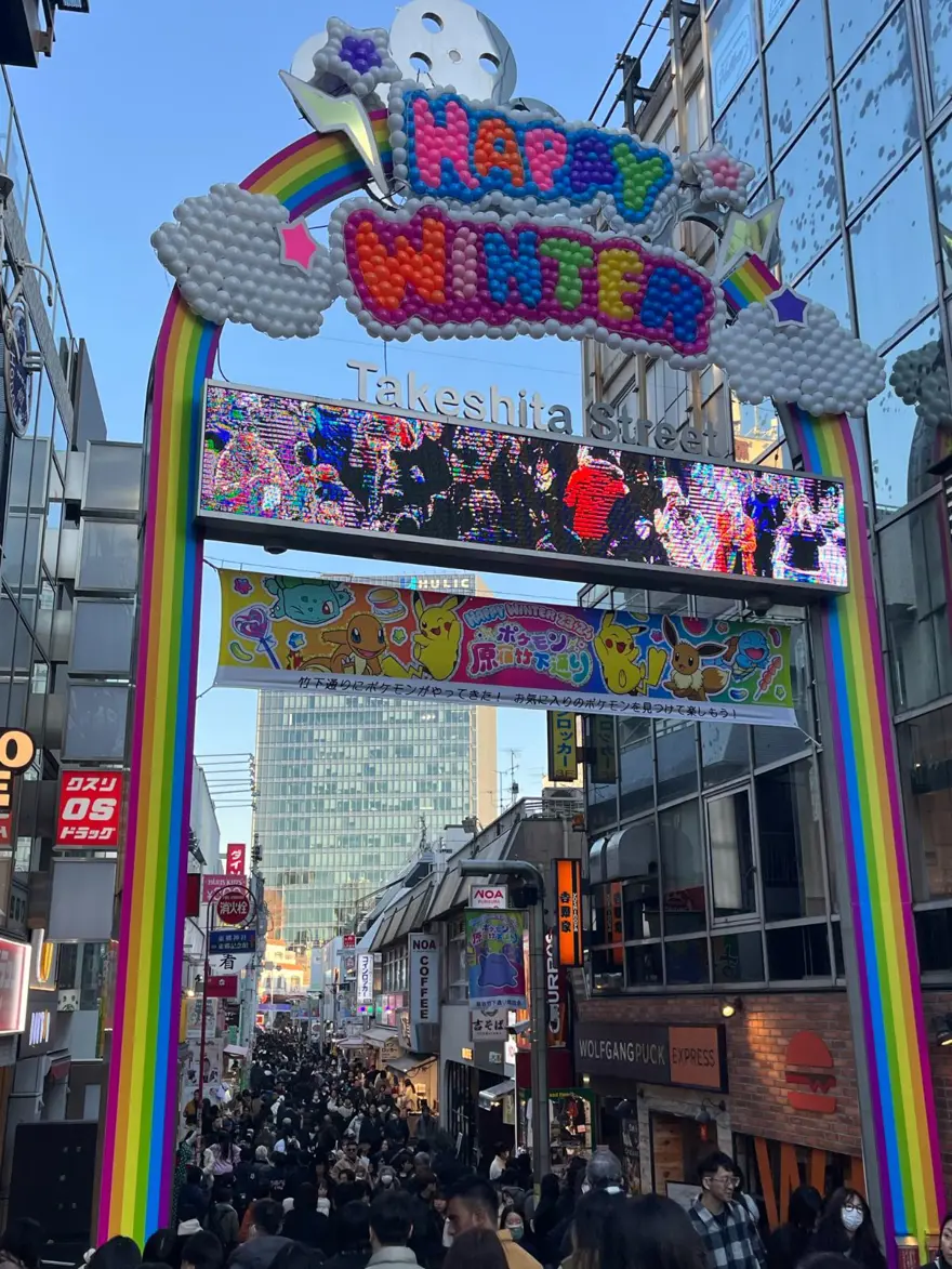 Tokyo'da gençlerin gözdesi: Yavru köpekli kafeler 7 Tokyo'da gençlerin gözdesi: Yavru köpekli kafeler 7