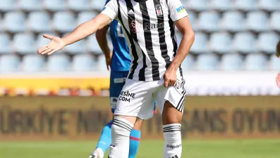 Cenk Tosun: Modern futbol oynatmaya çalışan hocaların Türkiye'ye gelmesi büyük bir avantaj