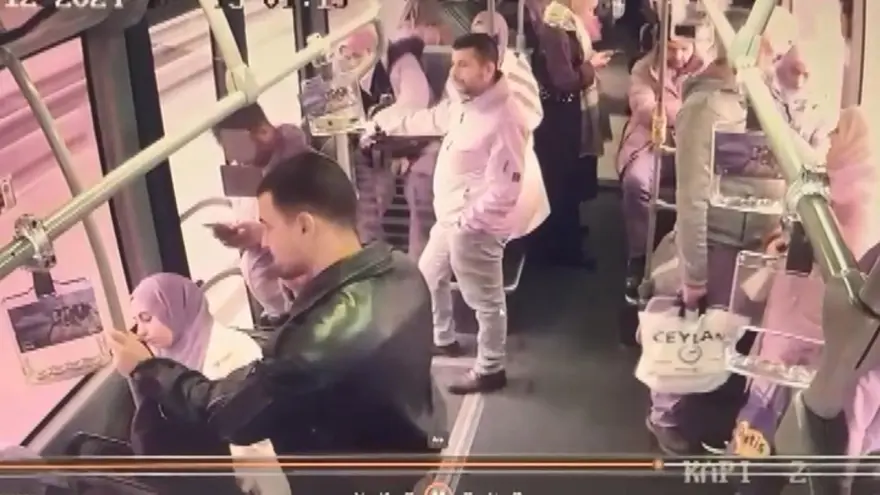 Metrobüsten düşen yolcu konuştu! "Patlama olunca tutamadım kendimi, direkt gittim" 1