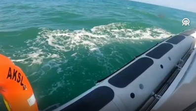 Denizde korku dolu anlar: Tekne bir anda alabora oldu