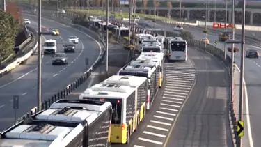 Metrobüs arızalandı, seferler aksadı