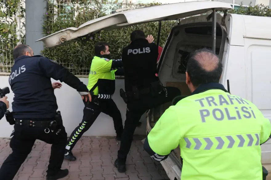 Antalya’yı birbirinekattı: “Yarın kıyamet kopacak” 1