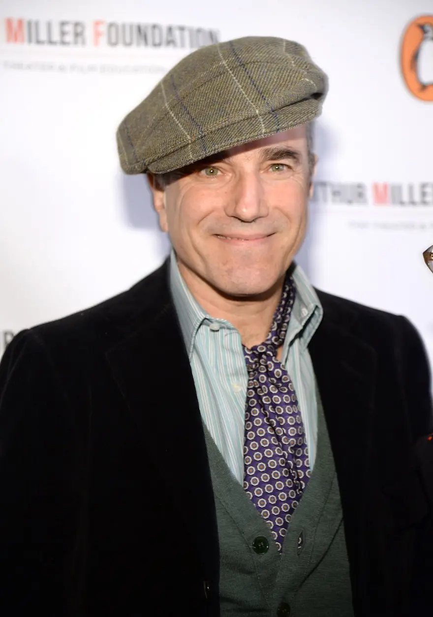 Oyuncu Merve Boluğur otobüste (Toplu taşıma kullanan ünlüler) 70