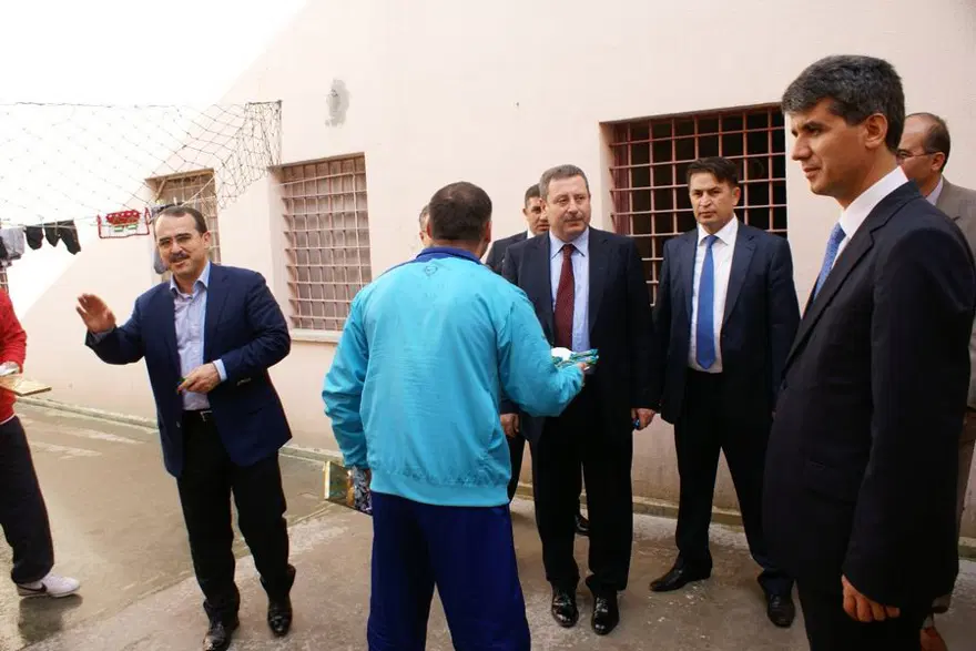 Bakan'dan mahkumlara tespih 5