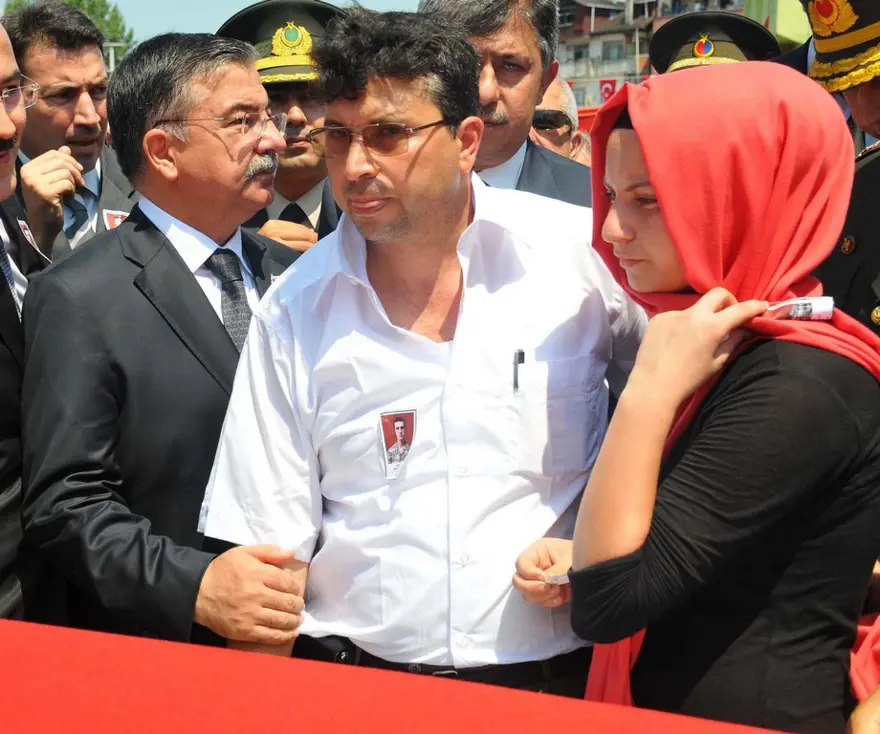 Türkiye şehitlerini uğurluyor 18