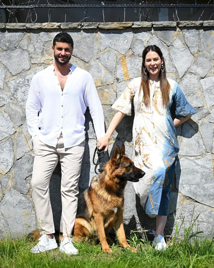 Doğum için gün sayan Berk Oktay ile Yıldız Çağrı Atiksoy'dan yeni pozlar 1