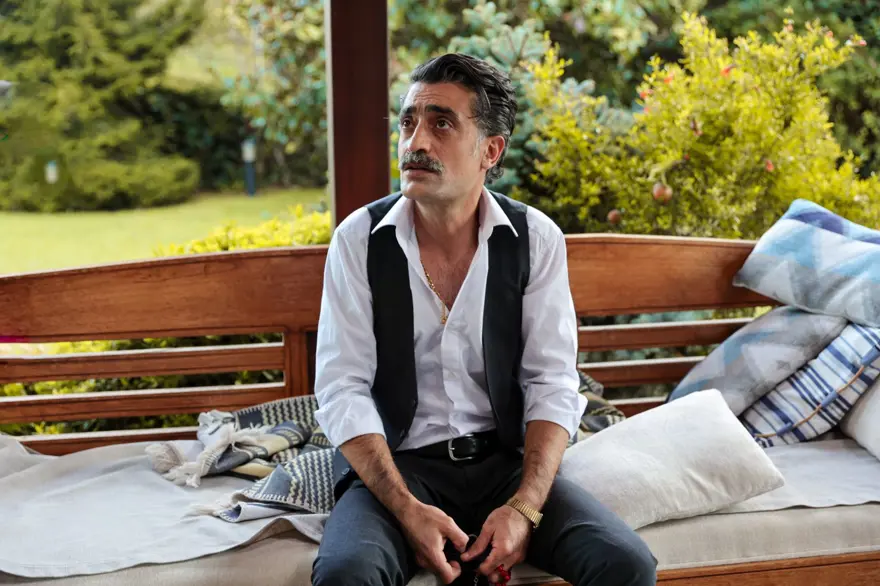 Yalı Çapkını 76. bölümde neler olacak? Ferit ve Seyran birlikte çalışacak mı? 9