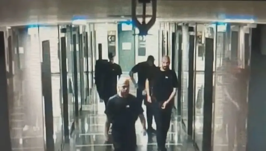 GİTAR KILIFININ İÇİNDEN KALAŞNİKOF ÇIKTI 2