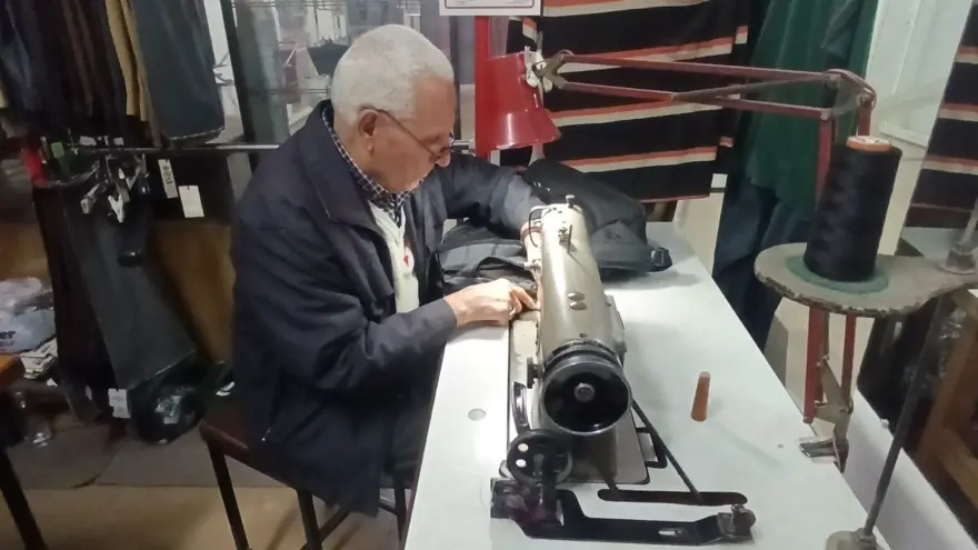 GENÇLERE KİTAPLA SESLENDİ: "ZAMANI AŞIN" 4