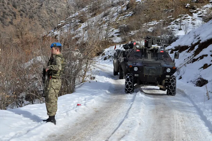 Hakkari'de kaymakam, emniyet müdürü ve komutanlardan moral ziyareti 8