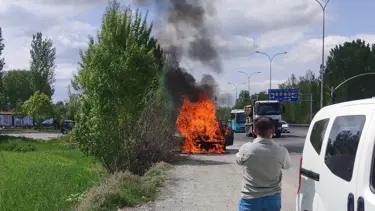 Kütahya'da seyir halindeki araçta yangın