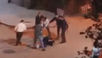 7 kişi öldüresiye dövdü