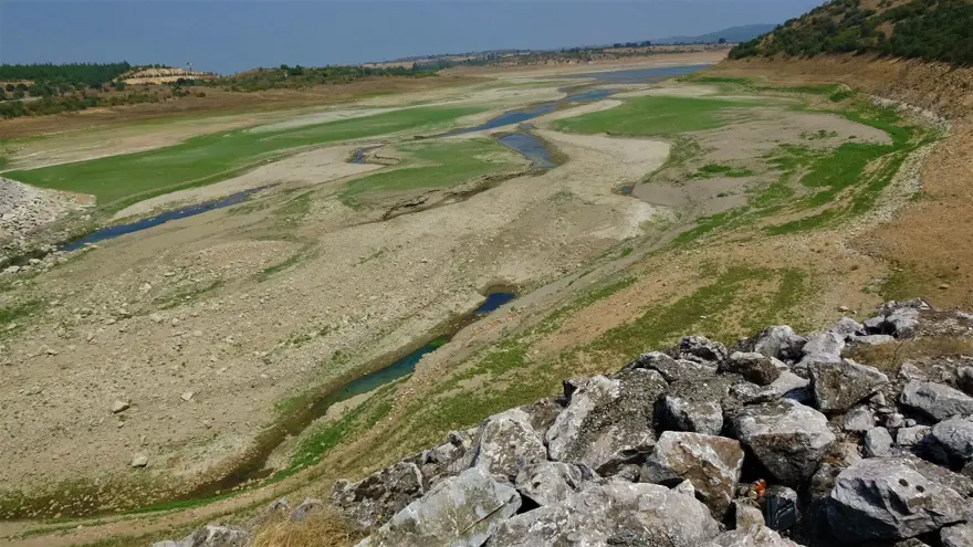 İkizcetepeler Barajı'nda su seviyesi düştü, köy kalıntıları ortaya çıktı 10
