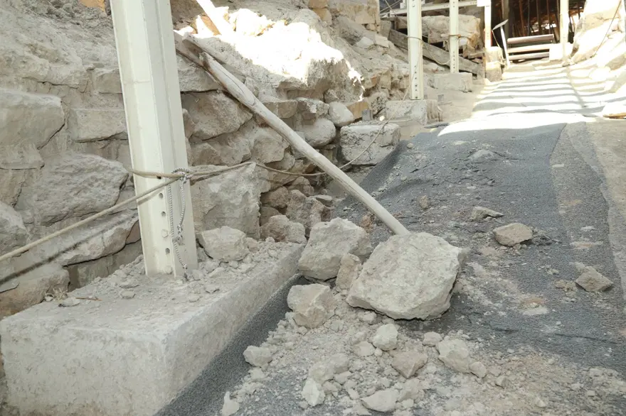 Arslantepe Höyüğü depremde kısmen hasar gördü 1 Arslantepe Höyüğü depremde kısmen hasar gördü 1