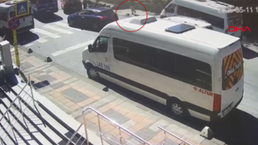 Kağıthane'de minibüs yayaların arasına daldı: 1 ölü, 4 yaralı