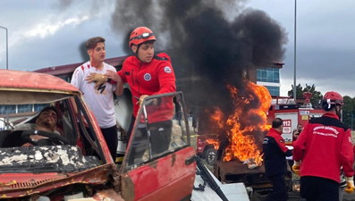 Üniversitede hava saldırısı tatbikatı