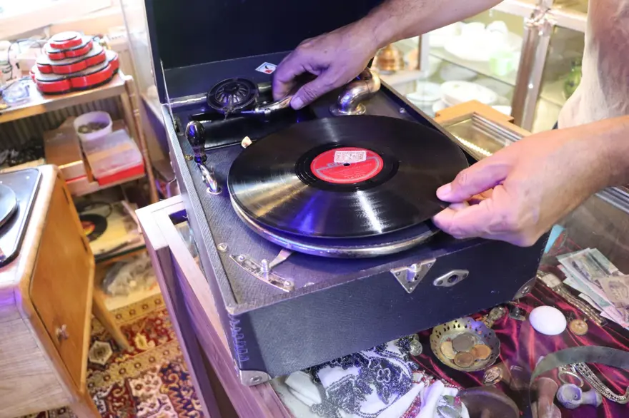 "İNSANLAR ANTİKANIN DEĞERİNİ BİLMİYOR" 2 "İNSANLAR ANTİKANIN DEĞERİNİ BİLMİYOR" 2