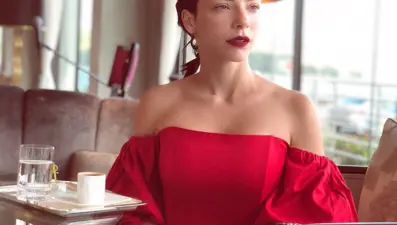 Merve Boluğur: PES'te rakip varsa çıksın karşıma (Makyajsız görüntülendi)