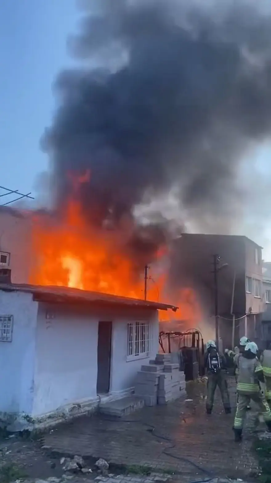 Beyoğlu'nda gecekondu yangını Beyoğlu'nda gecekondu yangını