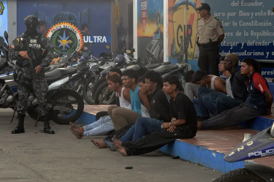 Ekvador'da son durum | Çete operasyonlarında 329 gözaltı 13