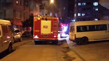 3 günde 8 kez yangın çıkan bina sakinleri endişeli