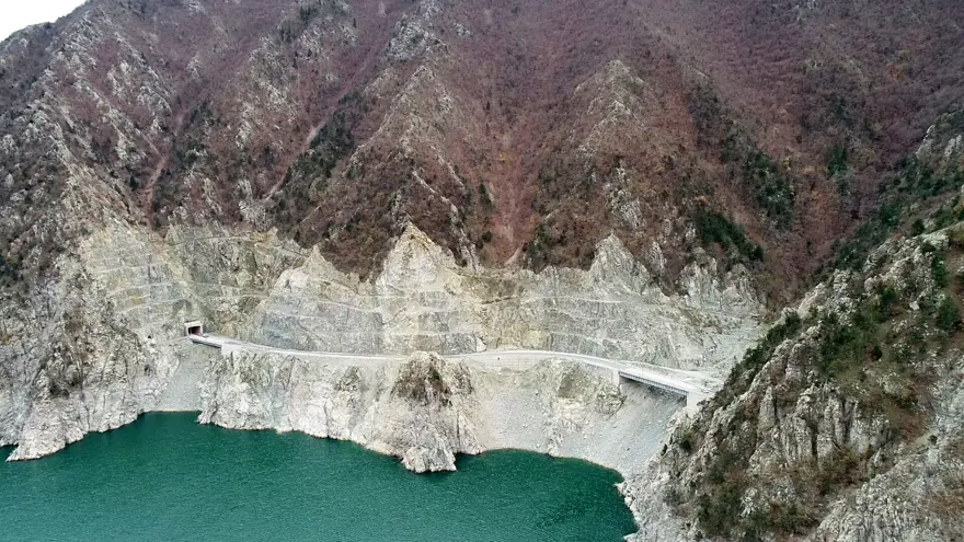 Yusufeli'nin yeni yerleşim yerine 40 tünelle ulaşılacak 2 Yusufeli'nin yeni yerleşim yerine 40 tünelle ulaşılacak 2