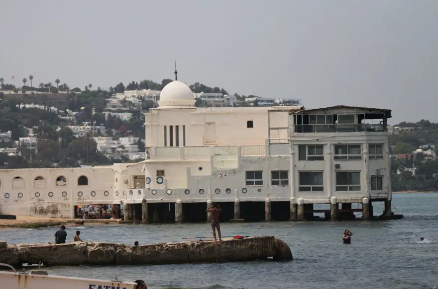 YALNIZLIĞA TERKEDİLDİ 1