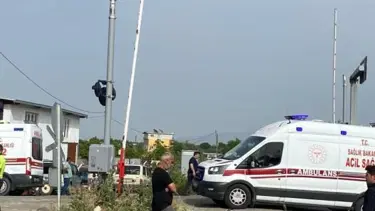 Hemzemin geçitte kaza: 1 kişi ağır yaralı
