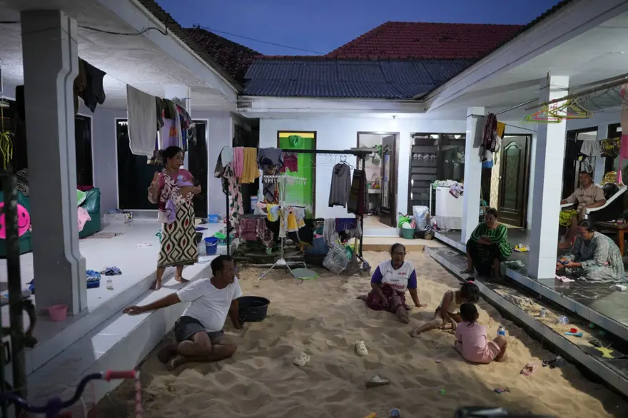 Bu halk kumda yaşıyor: Evler de bahçeler de plaj 6