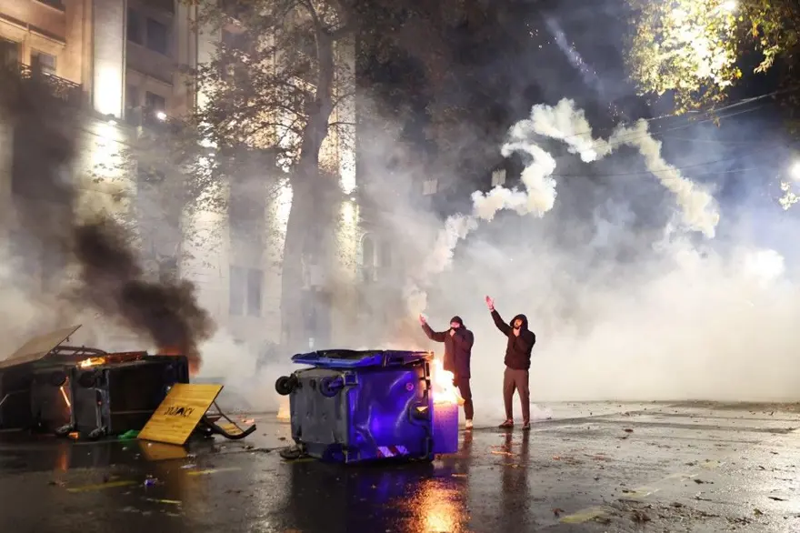 Gürcistan'da sokaklar karıştı: "Avrupa Birliği'ne dilenerek girmeyeceğiz" Gürcistan'da sokaklar karıştı: "Avrupa Birliği'ne dilenerek girmeyeceğiz"