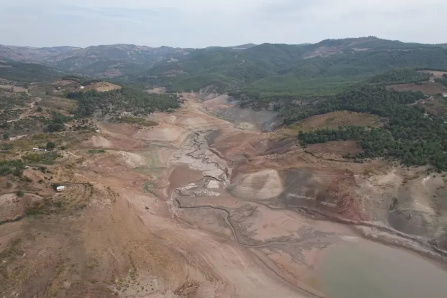 Bir baraj daha kuruyor | Ayvalı Barajı’nda su seviyesi yüzde10’a düştü 2
