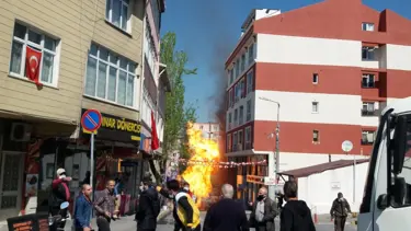 İstanbul'da doğalgaz borusunda patlama: Alevler metrelerce yükseldi