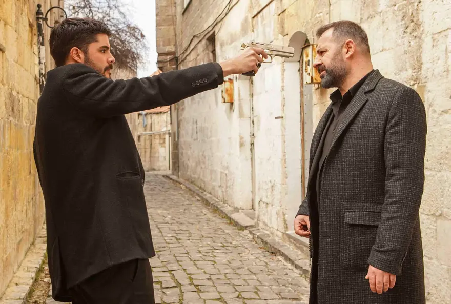 Aşk düşmanlığı yenebilecek mi? (Güvercin 12. yeni bölüm ayrıntıları) 6