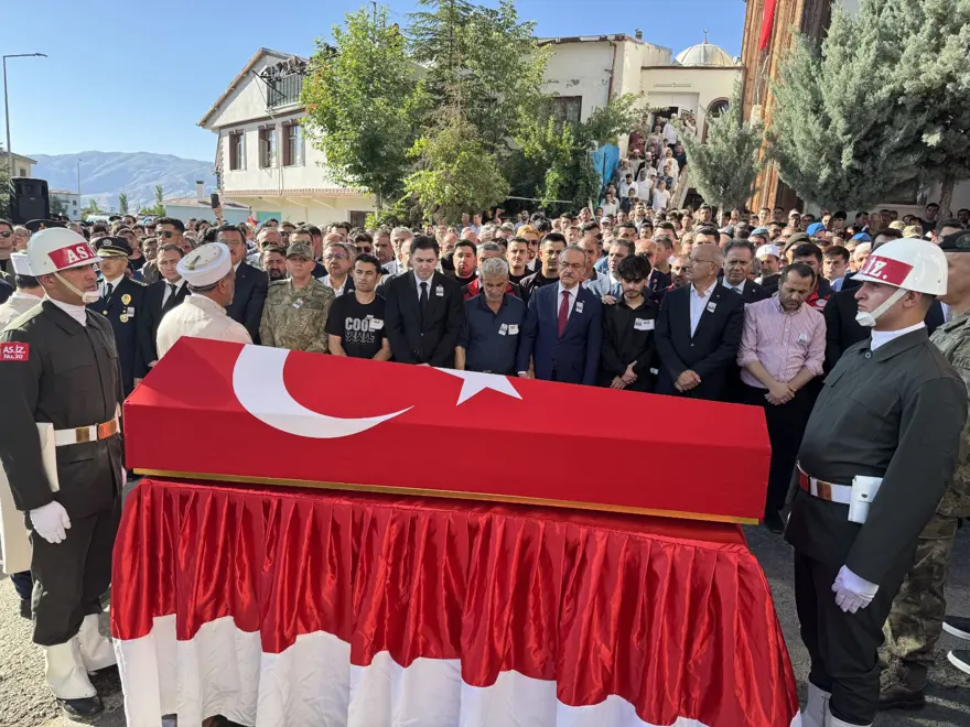 Şehitlerin yarım kalan öyküleri: Türkiye şehitlerini uğurladı 13