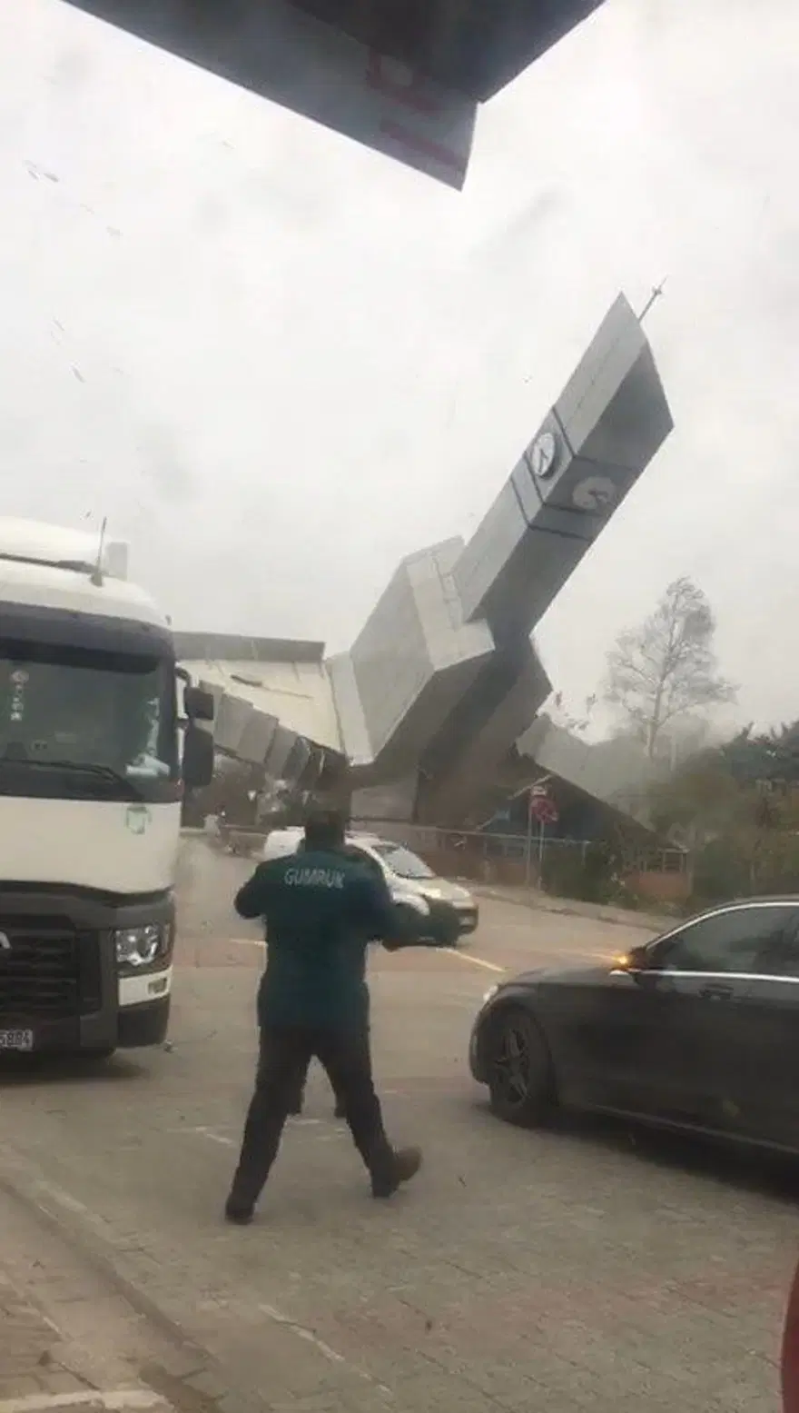 Türkiye'nin birçok ilinde lodos etkili oldu 6